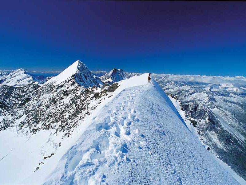 Östliche Simonyspitze (3472m)